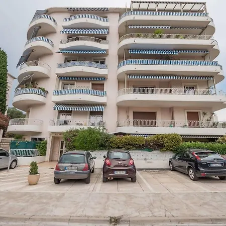 Apartment A027 - Moderne - Pres De La *